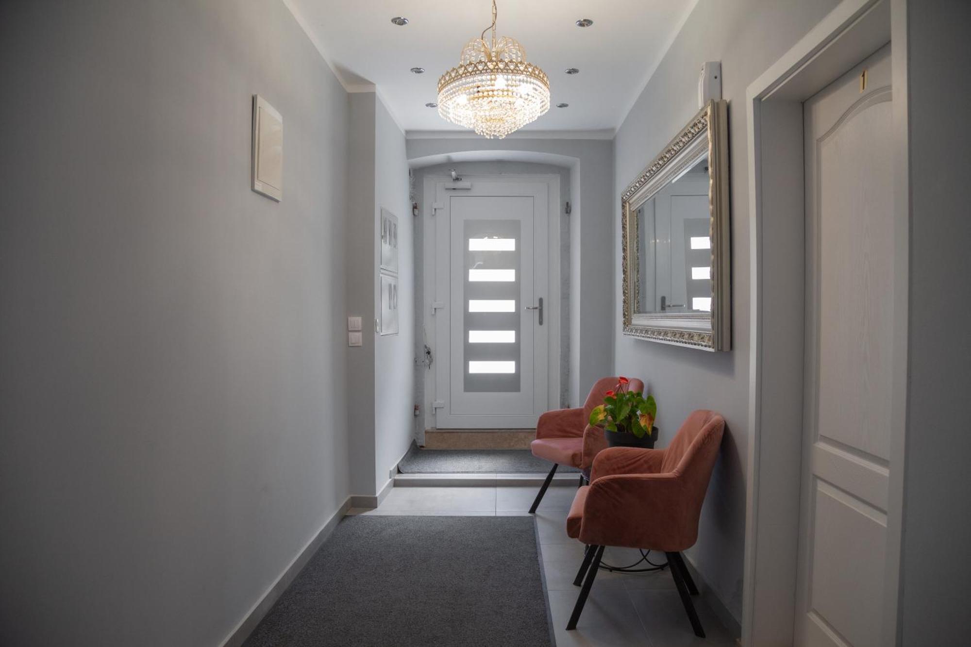 Captain Emo City Apartments Pula Luaran gambar