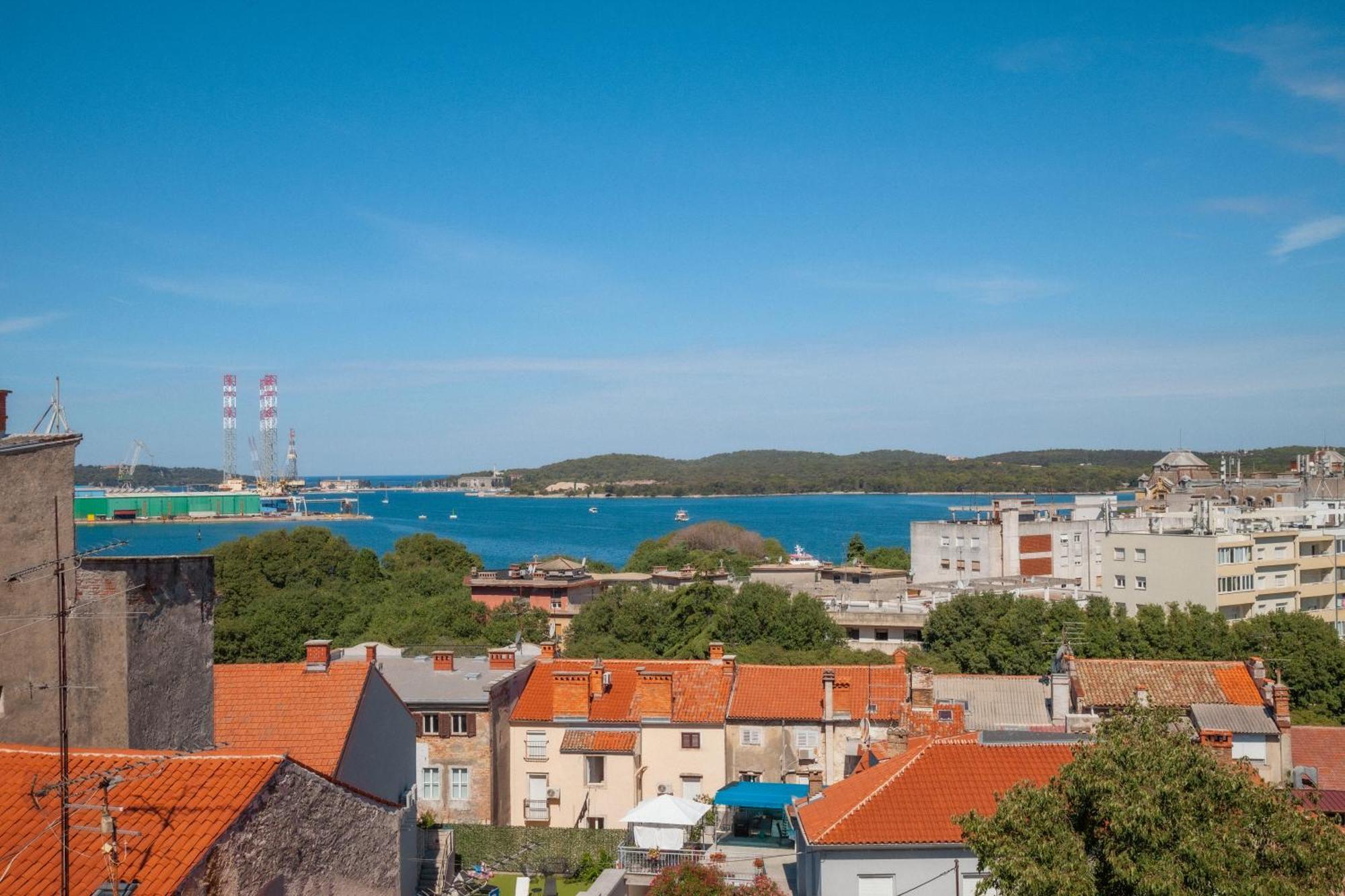 Captain Emo City Apartments Pula Luaran gambar