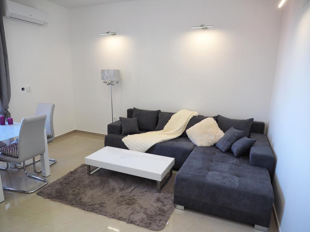 Captain Emo City Apartments Pula Luaran gambar