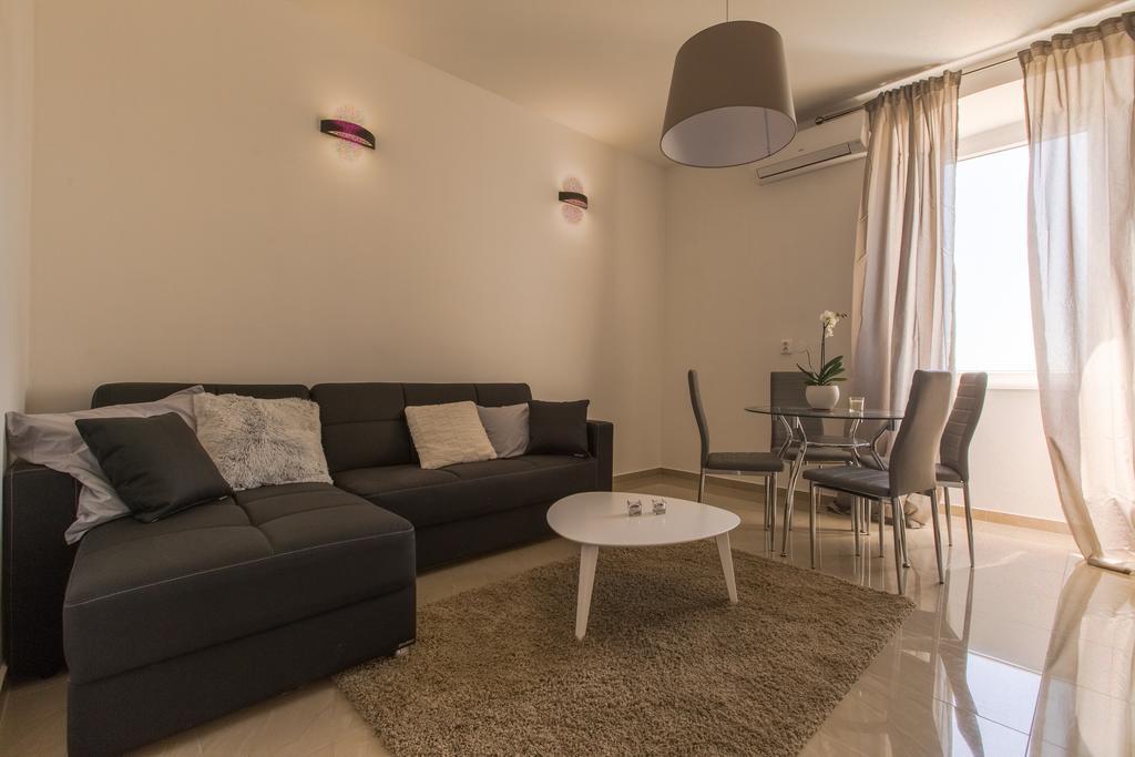 Captain Emo City Apartments Pula Luaran gambar