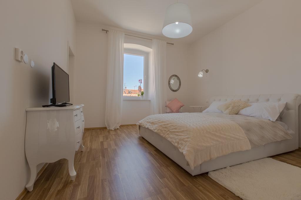 Captain Emo City Apartments Pula Luaran gambar