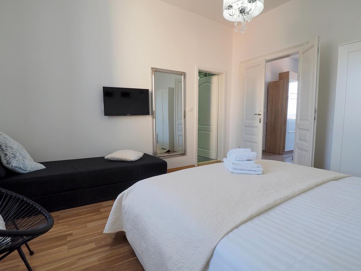 Captain Emo City Apartments Pula Luaran gambar