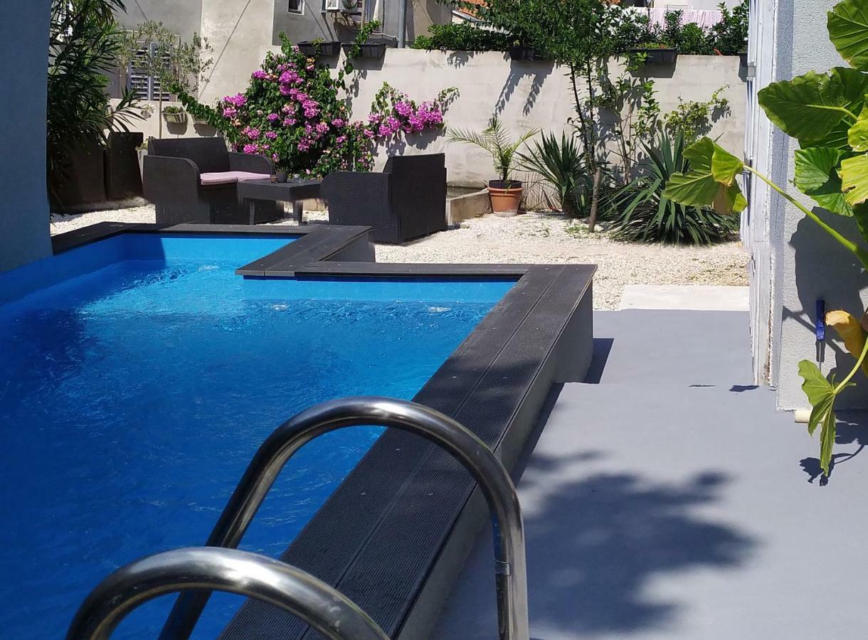 Captain Emo City Apartments Pula Luaran gambar
